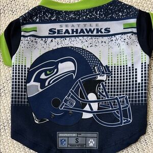 Small Pet Seattle Seahawks shirt size Small in great condition, gently used